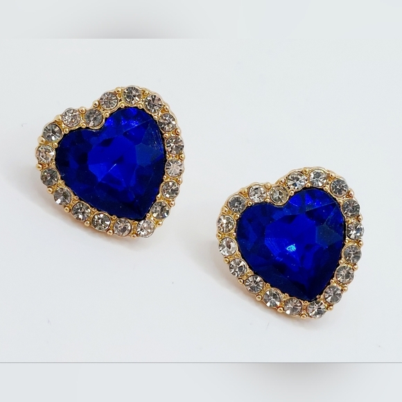 Blue Heart Shaped Stone Outlined In Faux Diamonds and Gold Colored Backings - Picture 1 of 3